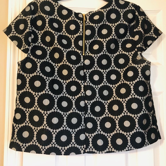 Kensie Brocade Top NWOT Black & Silver Geometric Adorable & Super Flattering! - Picture 7 of 8